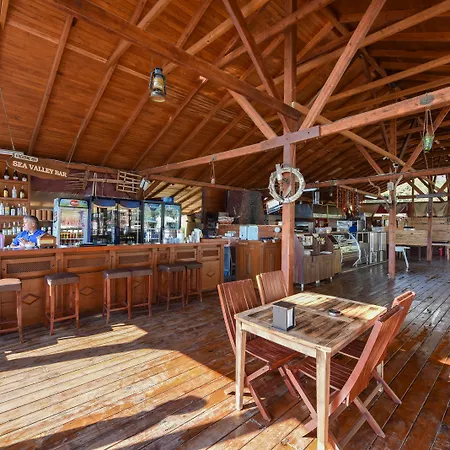 Sea Valley 酒店 法拉尔雅